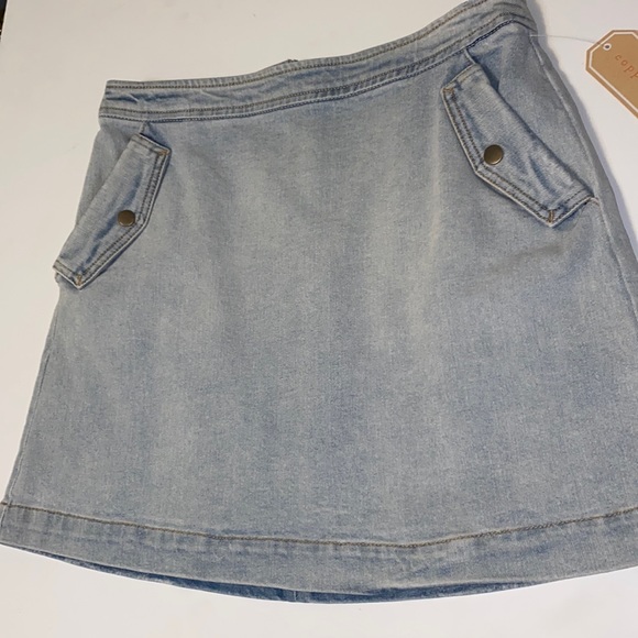COPPER KEY Light Wash Pocket Denim Skirt - Picture 3 of 6